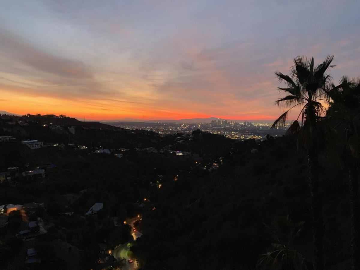 Apartment Hollywood Hills Jetliner Views At 1080 Hollywood *
