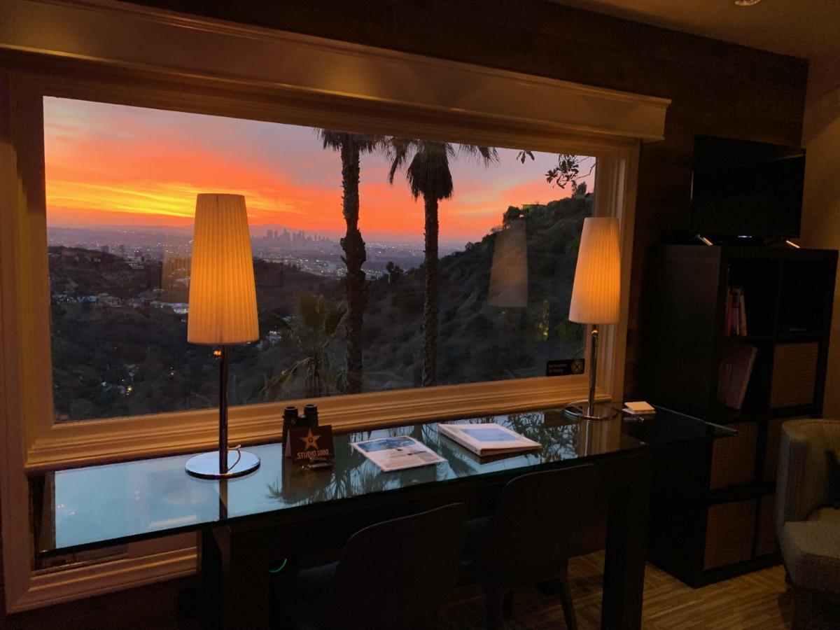 Apartment Hollywood Hills Jetliner Views At 1080 Hollywood