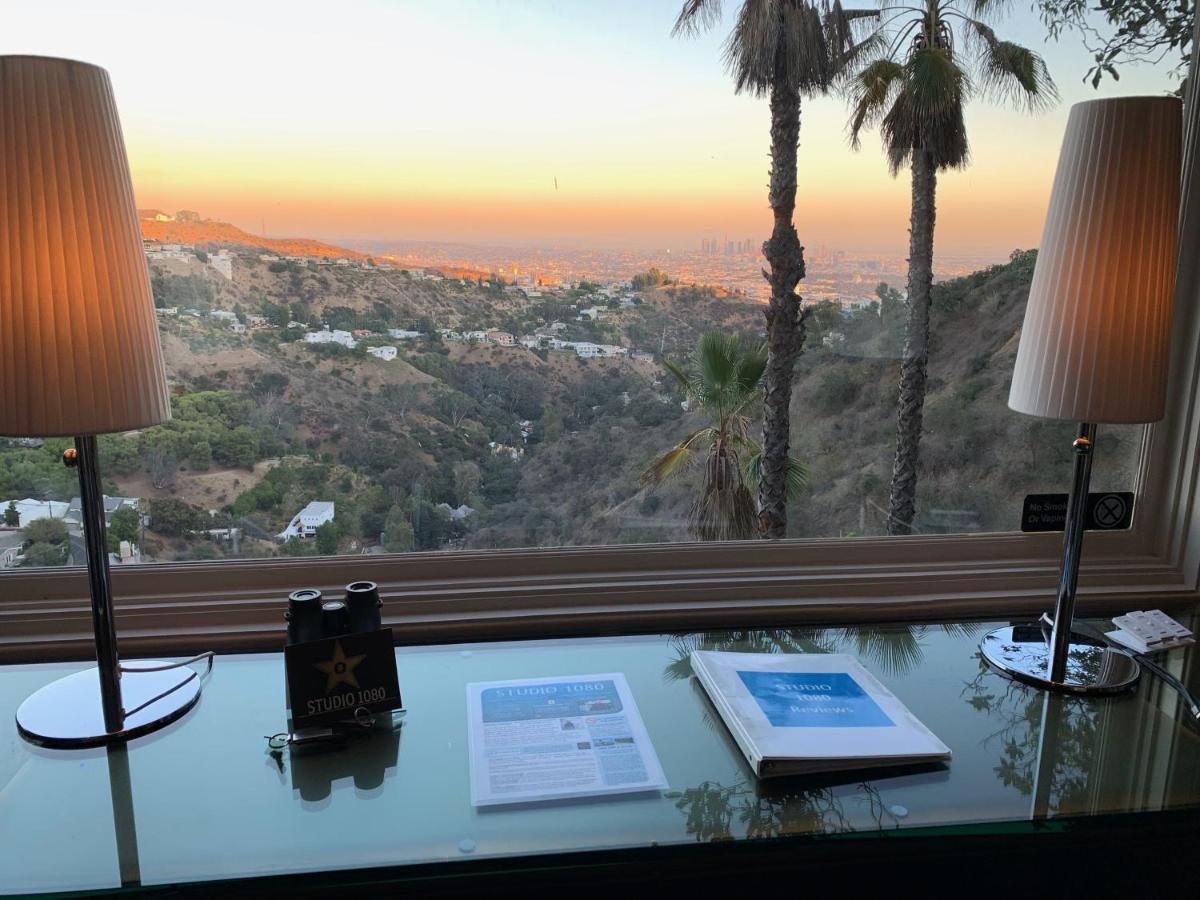 Apartment Hollywood Hills Jetliner Views At 1080 Hollywood Los Angeles