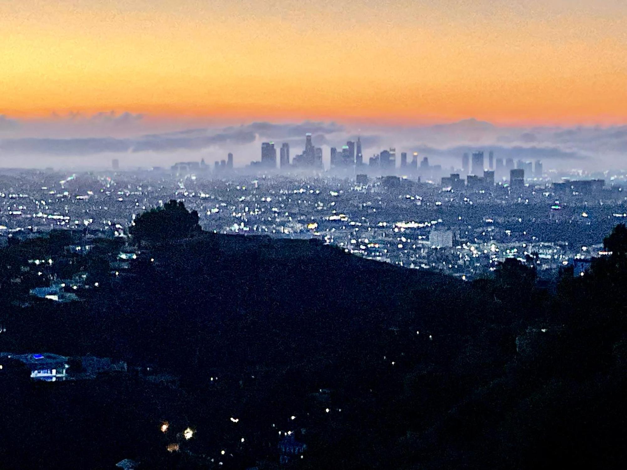 Apartment Hollywood Hills Jetliner Views At 1080 Hollywood *