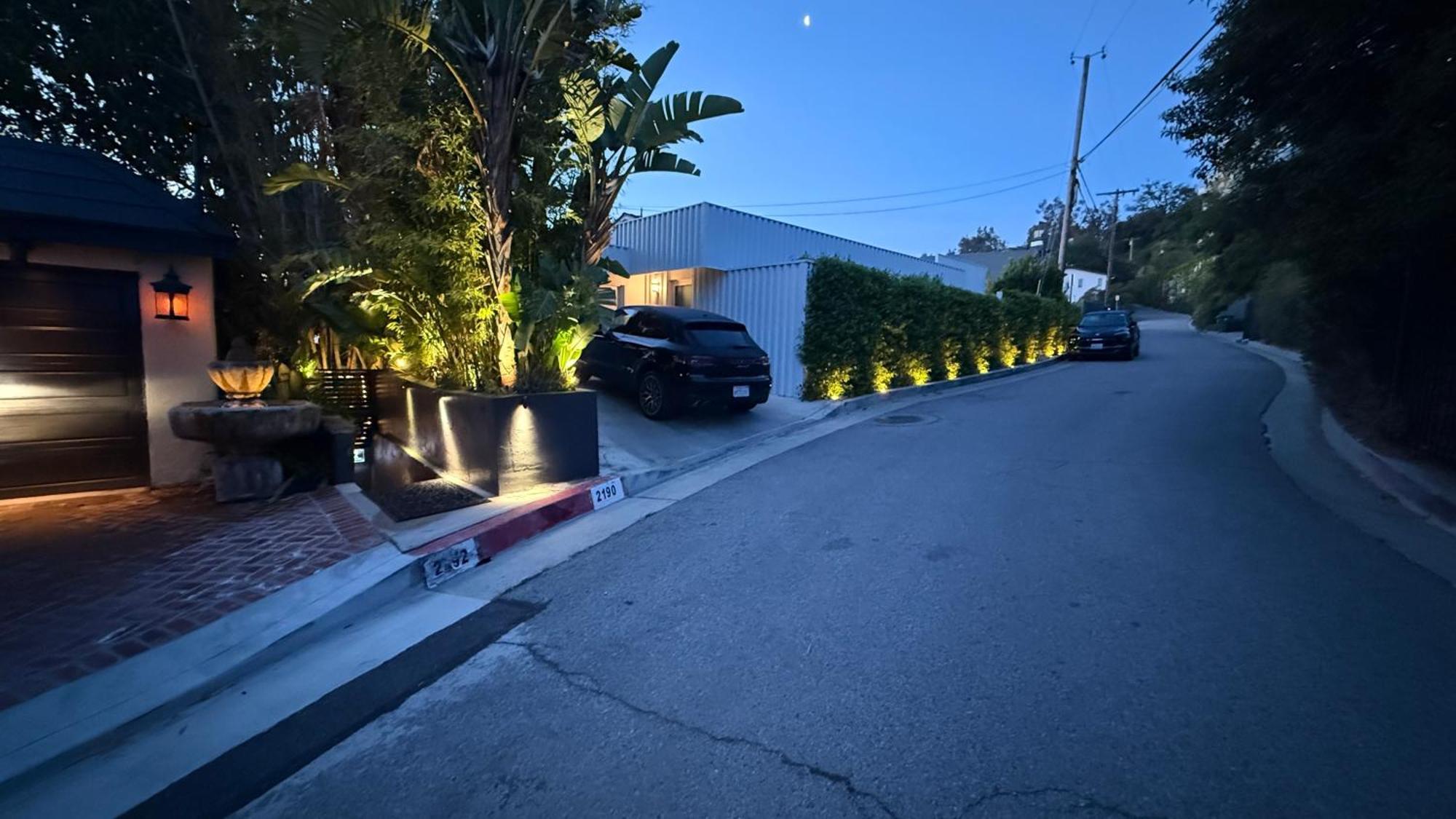 Hollywood Hills Jetliner Views At 1080 Hollywood Los Ángeles